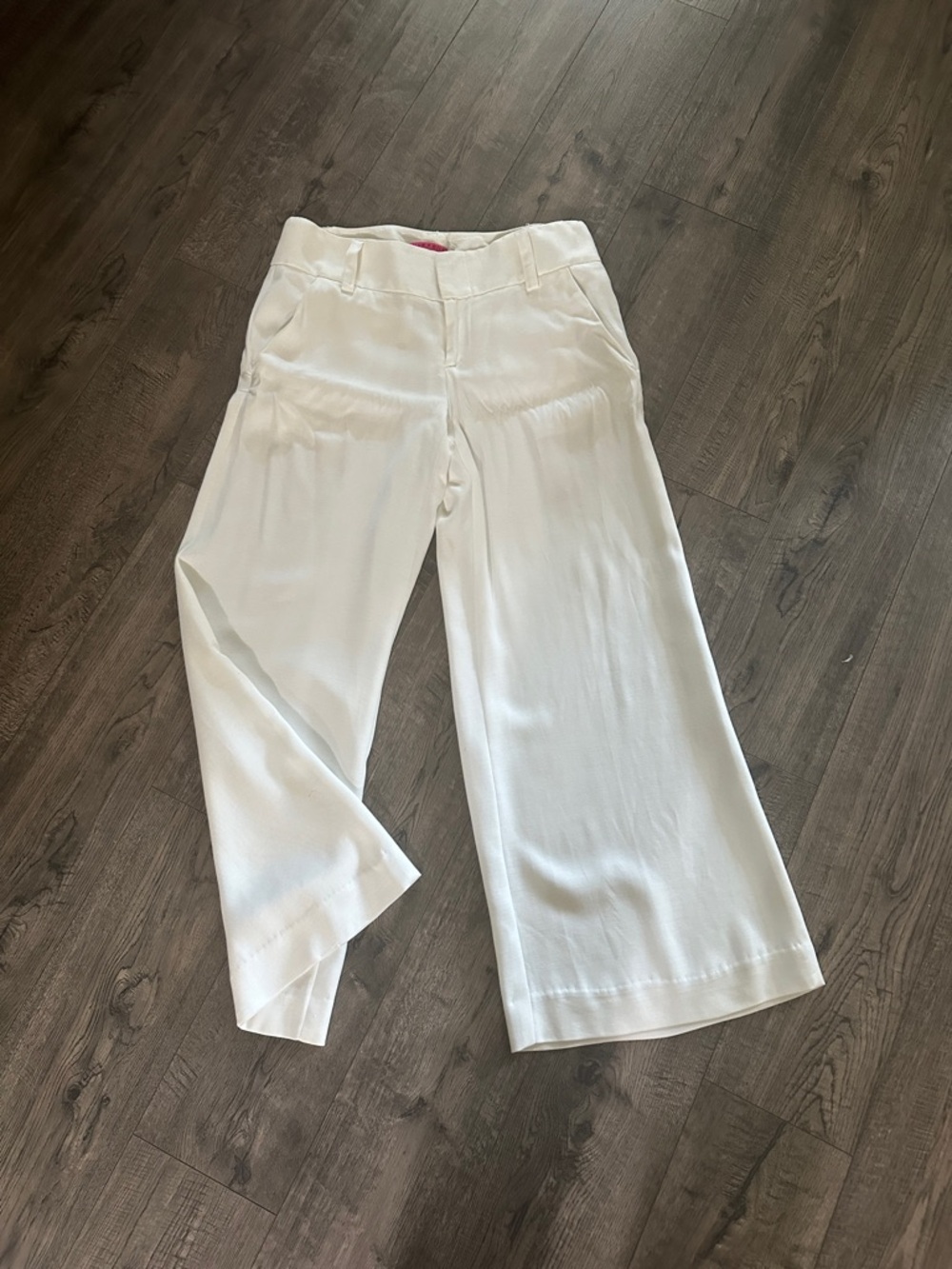 Alice + Olivia White Skirt with Hot Pink Brand Tag